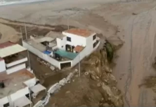 Una casa en Punta Hermosa a punto de colapsar ante posible nuevo huaico