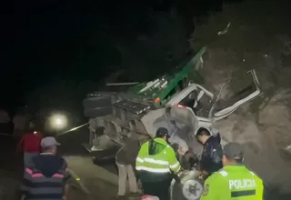 Accidente en Huarochirí: Volcadura de camión dejó dos víctimas y un herido