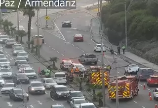 Accidente vehicular en bajada de Armendáriz genera embotellamiento