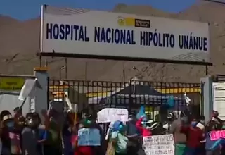 El Agustino: Técnicos y enfermeros del hospital Hipólito Unanue exigen pagos de marzo y abril