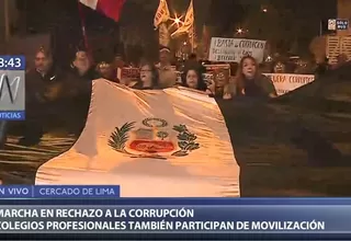 Miles de peruanos marcharon contra la corrupción del sistema judicial