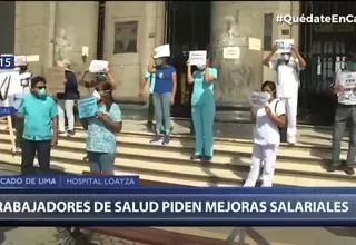 Personal médico del hospital Loayza realiza protesta para pedir mejoras salariales