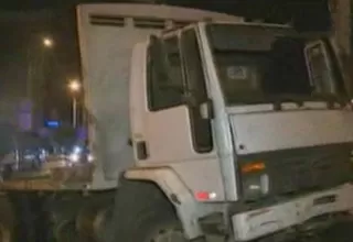 San Miguel: camión bloquea tránsito en avenida Elmer Faucett
