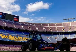 Barcelona empezó la renovación del césped del Camp Nou