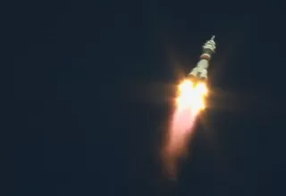 Cohete ruso Soyuz con 2 astronautas aterrizó de emergencia por falla en motor