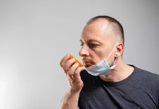 Pérdida del olfato y del gusto por COVID-19 puede durar hasta 5 meses, según estudio preliminar