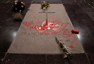 España: artista profanó tumba del dictador Francisco Franco con pintura roja