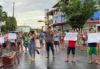 Iquitos: Protesta de padres por colegio en mal estado