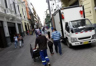 Chofer invade la vía peatonal del Jr. Ucayali en el Centro de Lima
