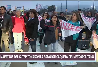 Maestros del Sutep paralizaron el tránsito en estación Caquetá del Metropolitano