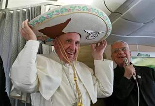 Papa Francisco: durante su vuelo a México recibió un sombrero de charro