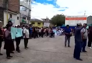 Manifestantes se concentran en la plaza de Los Héroes en Huanta