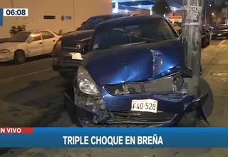Breña: Auto quedó empotrado en poste tras ser impactado por camioneta