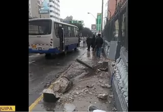 Bus del Corredor Azul colisionó contra fachada de la Embajada de Venezuela
