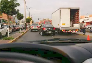 Camión originó caos vehicular en la Av. Sucre en Pueblo Libre