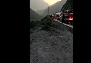Carretera Central: Tránsito permanece restringido tras volcadura de camión 