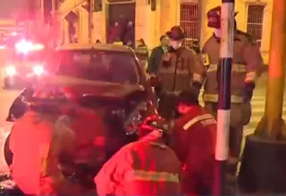 Cercado de Lima: cuatro heridos deja choque de un auto contra un taxi