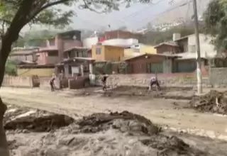 Chaclacayo: Vecinos tuvieron que contratar maquinaria pesada para liberar la vía obstruida