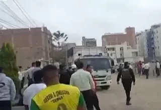 Chiclayo: clausura a un local de taxistas terminó en medio de pedradas