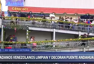 Ciudadanos venezolanos limpian puente Andahuaylas por fiestas navideñas