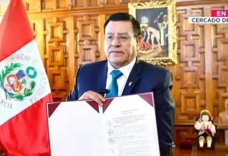 Congreso: Alejandro Soto firmó autógrafa de ley de retiro de AFP