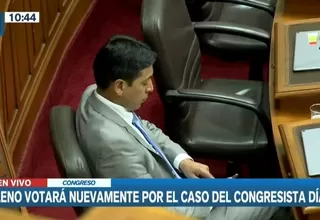 Congreso: Freddy Díaz presente en su escaño previo a la votación de la reconsideración de su caso