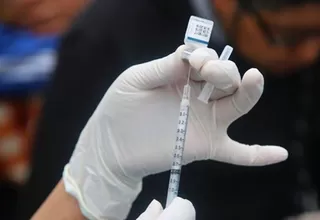 Minsa vacunará a adultos mayores contra la neumonía por coronavirus en Perú