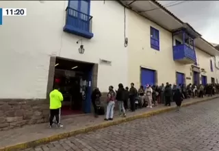 Cusco: Turistas forman largas colas para comprar boletos a Machu Picchu