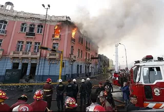 Defensa Civil: incendio en casona de la plaza Dos de Mayo dejó 105 damnificados
