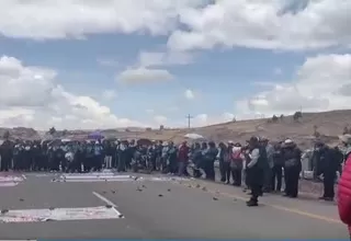 Docentes de la Universidad Nacional del Altiplano bloquean la carretera Puno-Juliaca