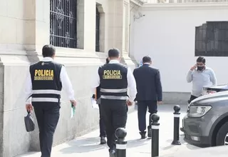 Fiscalía anticorrupción ingresa a Palacio de Gobierno