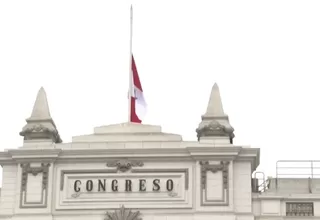 Hernando Guerra García: Congreso decreta que las banderas sean izadas a media asta en señal de duelo
