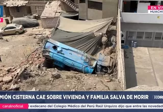 Huachipa: Familia salvó de morir tras caída de camión cisterna sobre su casa