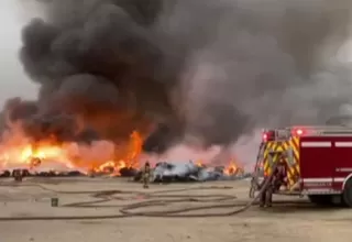 Incendio afecta almacén de reciclaje en el sector de Cajamarquilla
