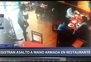 Lince: Cámara de seguridad registró asalto a mano armada en restaurante