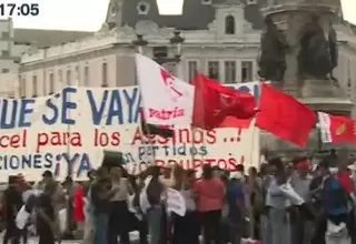 Manifestantes contra el Gobierno recorren el Centro de Lima