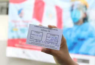 Colegio Médico del Perú: Carné de vacunación debe regir desde el 1 de diciembre