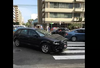 Miraflores: choque entre lujosos autos ocasionó caos vehicular 