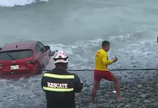 Miraflores: Se quedó dormido en su camioneta y terminó siendo arrastrado por las olas de la playa