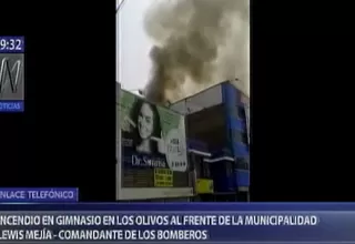 Los Olivos: incendio en gimnasio frente a la Municipalidad