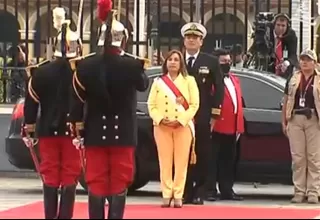 Presidenta Dina Boluarte llegó a Palacio de Gobierno