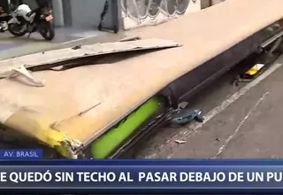 Pueblo Libre: Bus se quedó sin techo al intentar pasar por debajo de puente