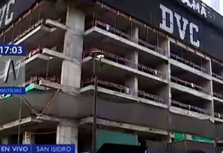 San Isidro: Bomberos rescataron a hombre que quedó atrapado en obra de construcción