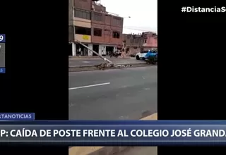 San Martín de Porres: Poste de luz cayó frente a un colegio