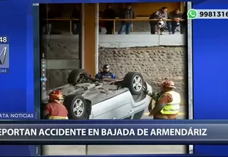Se reporta vehículo volcado en la bajada de Armendáriz en Barranco