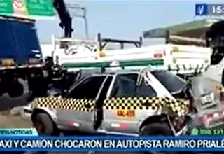Un taxi y un camión chocaron en plena autopista Ramiro Prialé