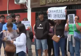 Universidad Federico Villarreal: Padres y estudiantes denuncian irregularidades en examen de admisión