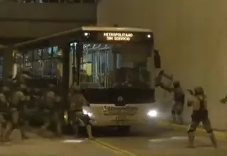 [VIDEO] Comandos Chavín de Huántar simularon rescate de rehenes en el Metropolitano