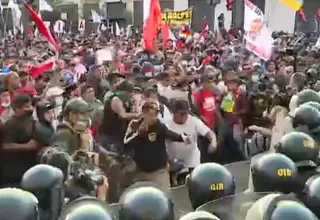  [VIDEO] Incidentes durante marcha a favor del presidente Castillo