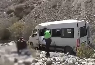 [VIDEO] Tacna: Una comerciante muerta y varios heridos tras caída de minivan a una quebrada